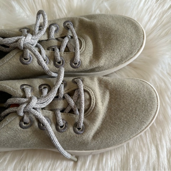 Allbirds Wool Runners - Gray and Cream Sneakers Shoes Sz 8 - Picture 2 of 9